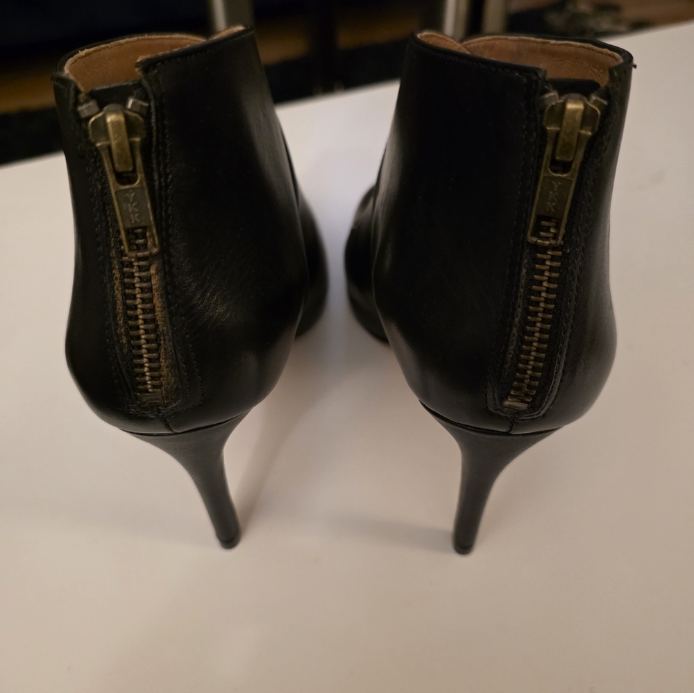 Corso Como Black Winonna Leather Back Zip Shootie Suze 9.5 - Picture 5 of 10